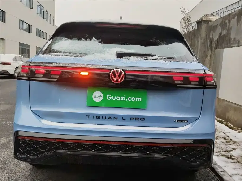 Volkswagen Tiguan L — фото 2
