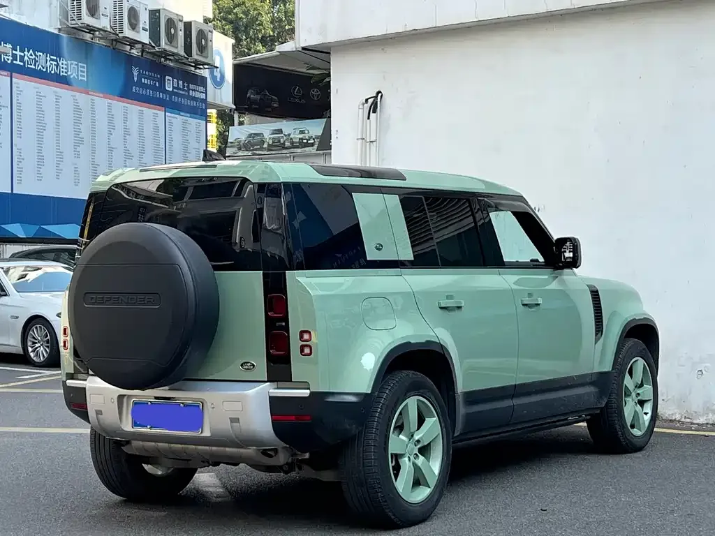 Land Rover Defender — фото 2