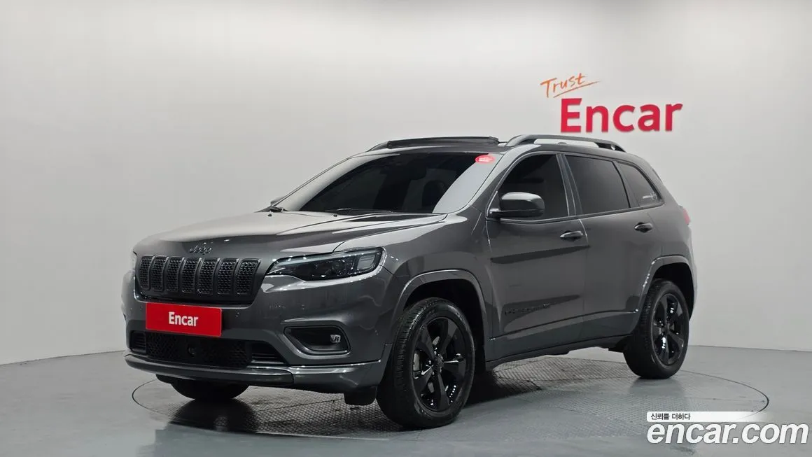 Jeep Cherokee — фото 1