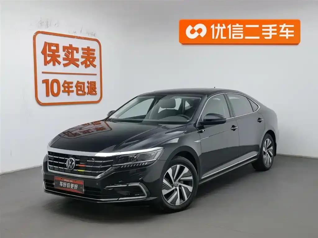 Volkswagen Passat New Energy — фото 1