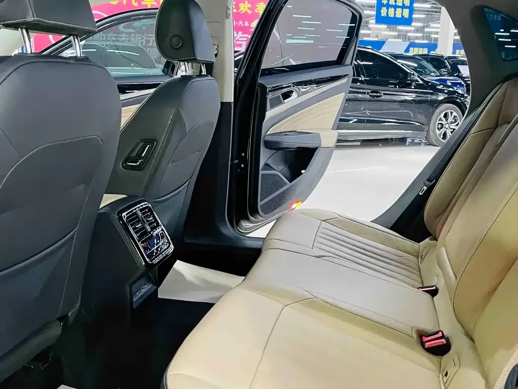 Volkswagen Passat — фото 10