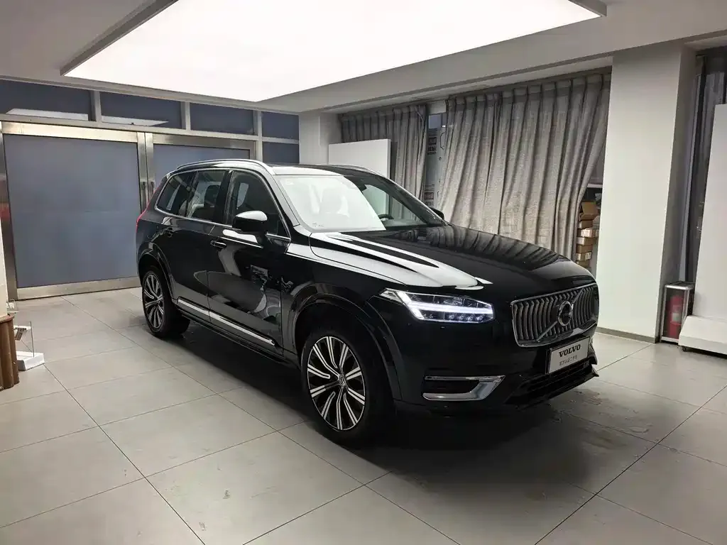 Volvo XC90 — фото 8