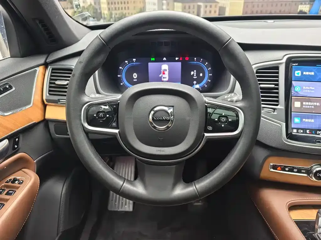 Volvo XC90 — фото 7