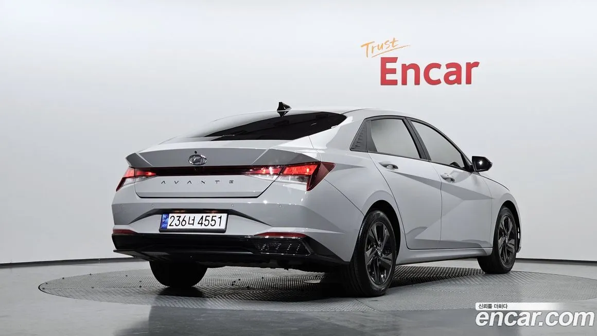 Hyundai AVANTE — фото 3