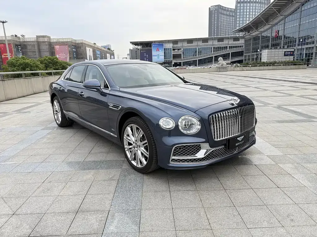 Bentley Flying Spur PHEV — фото 7