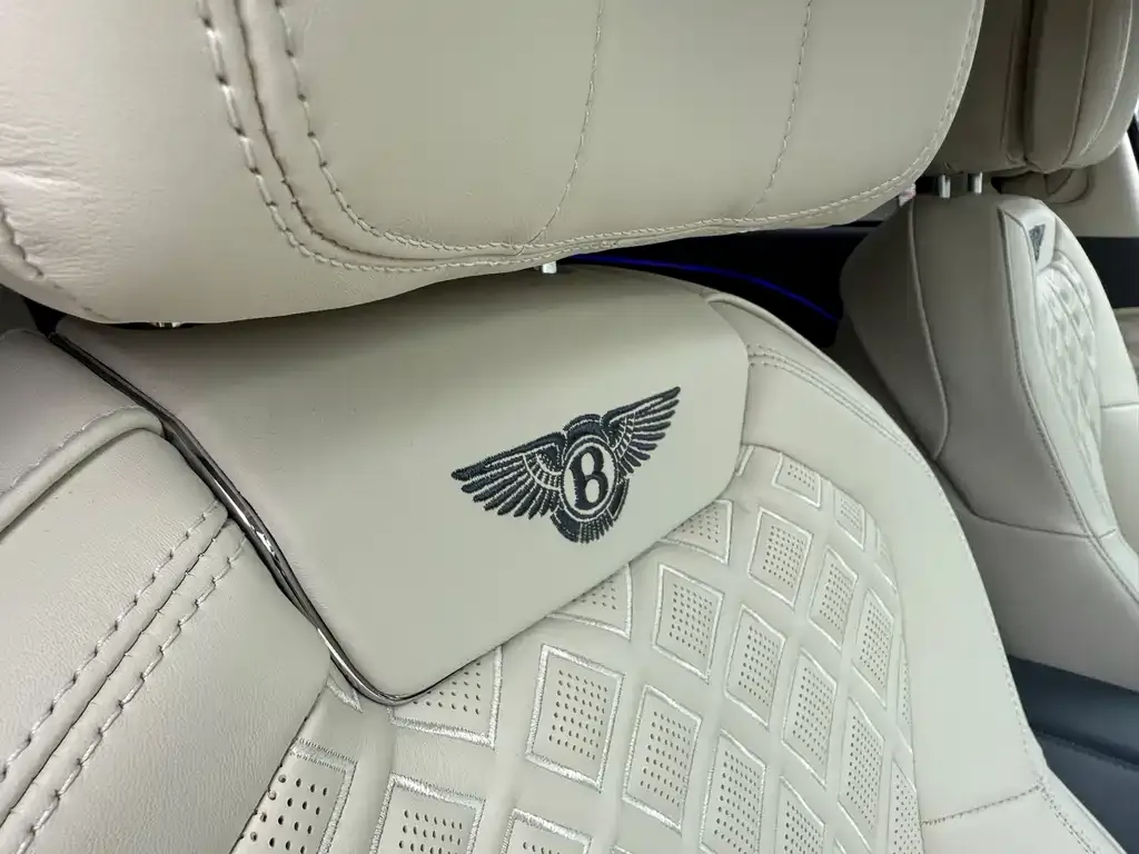 Bentley Flying Spur PHEV — фото 6