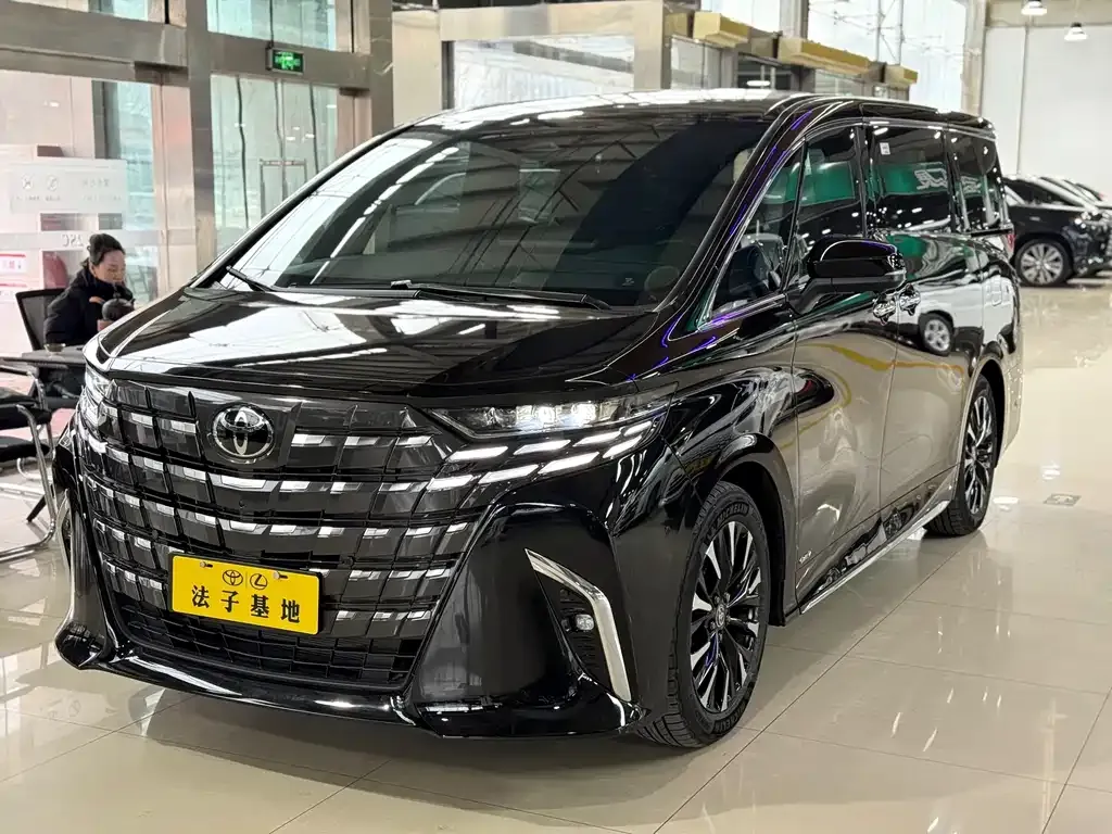 Toyota Alphard — фото 7
