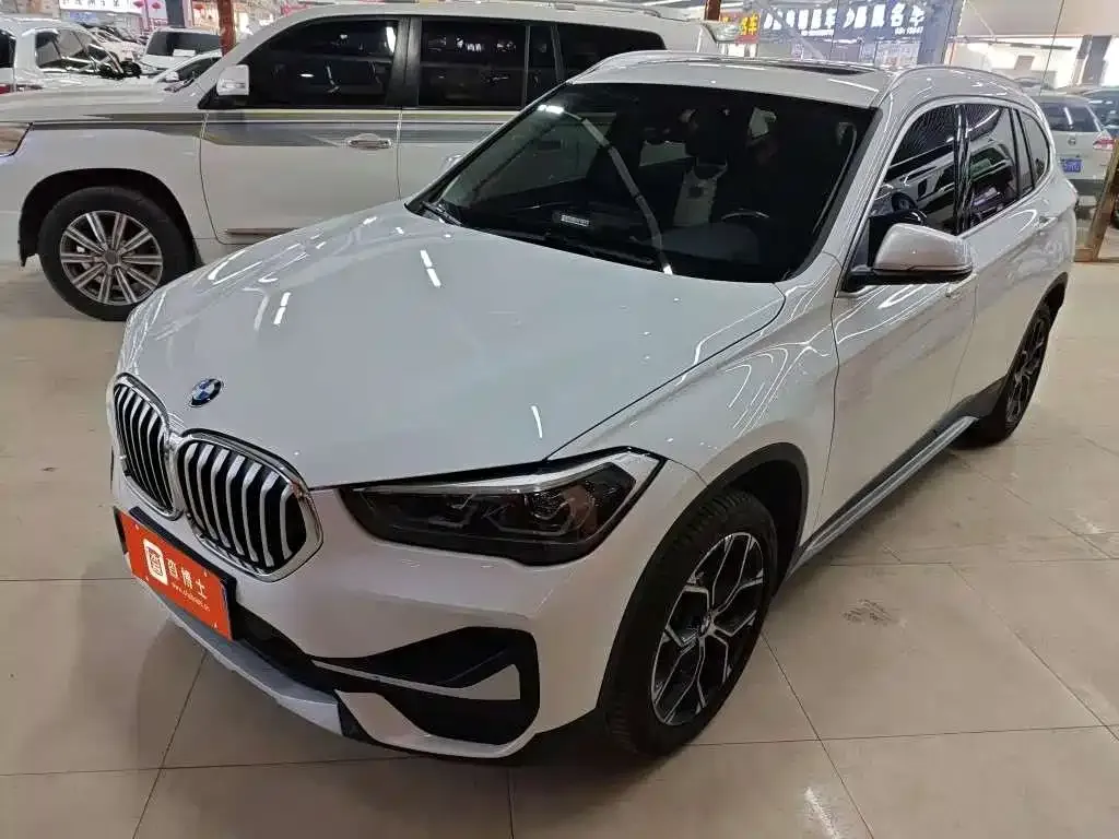 BMW X1 — фото 1