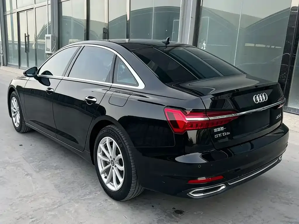 Audi A6L — фото 2