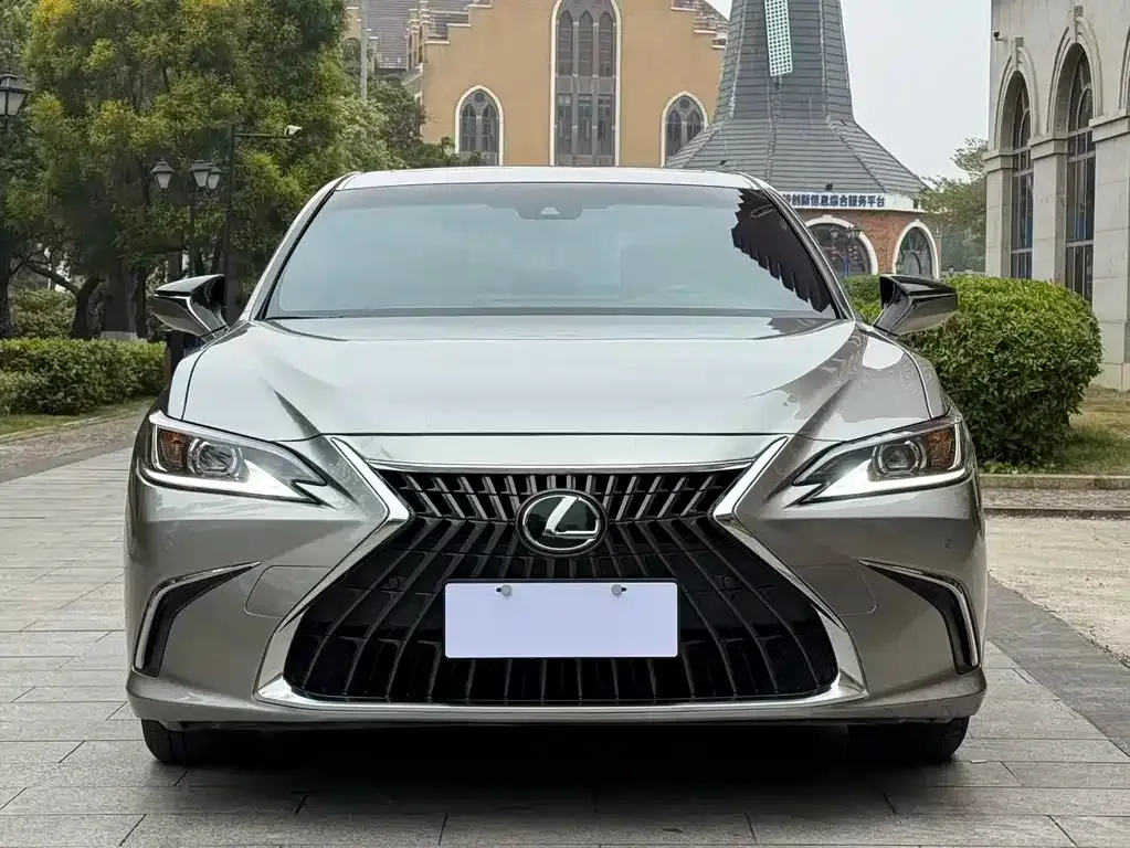 Lexus ES — фото 4