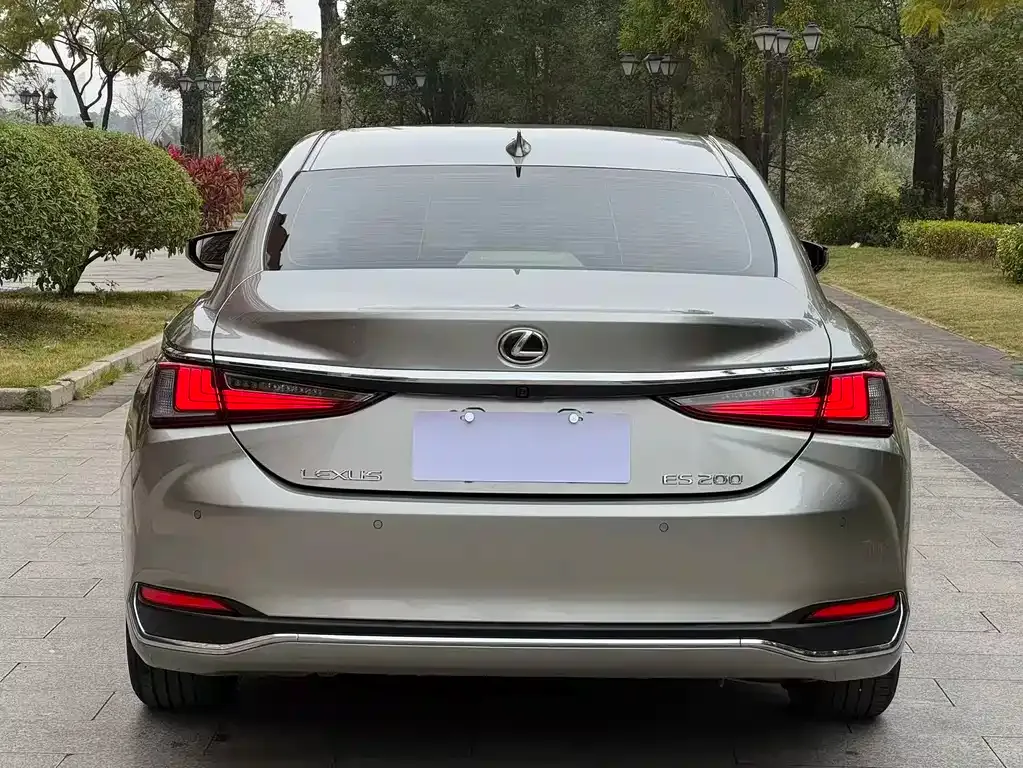 Lexus ES — фото 6