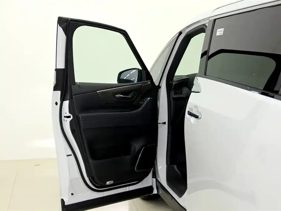 Toyota Vellfire — фото 8
