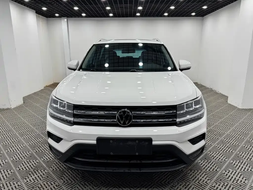 Volkswagen Tharu — фото 1