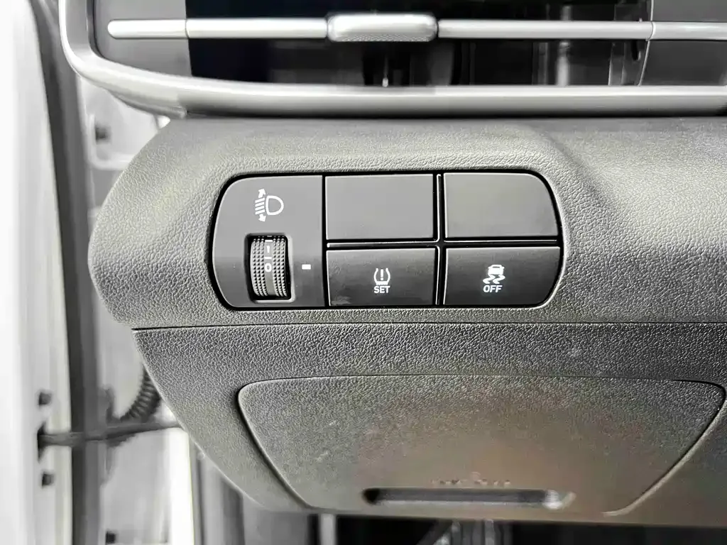 Hyundai Elantra — фото 10