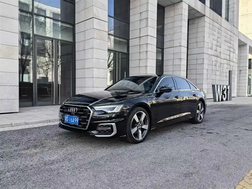 Audi A6L — фото 1