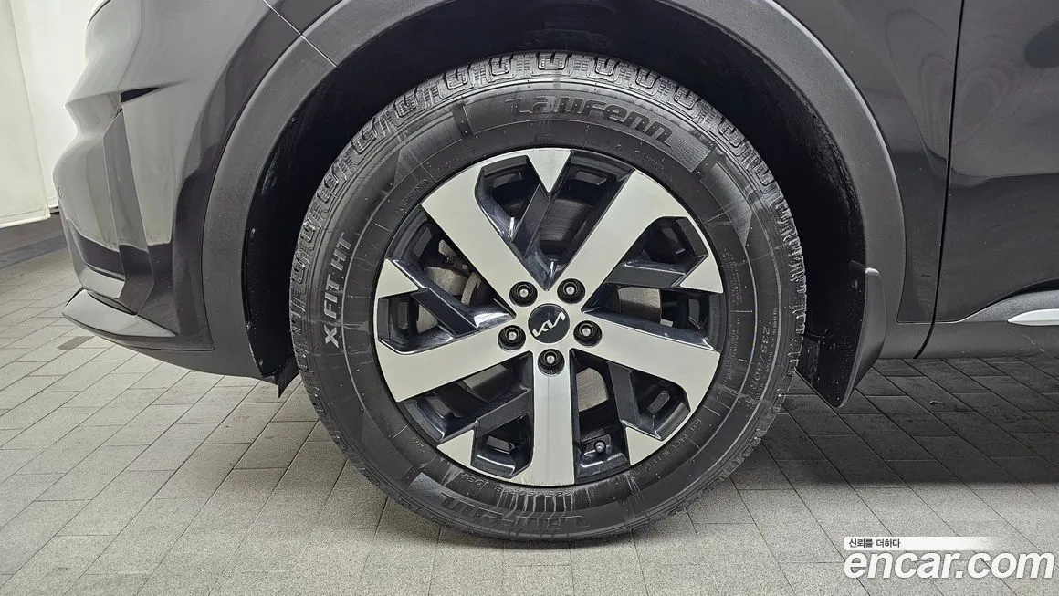 Kia Sorento — фото 8