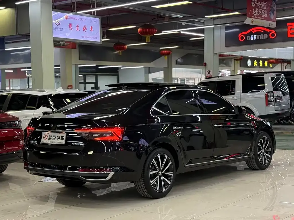 Skoda Superb — фото 4
