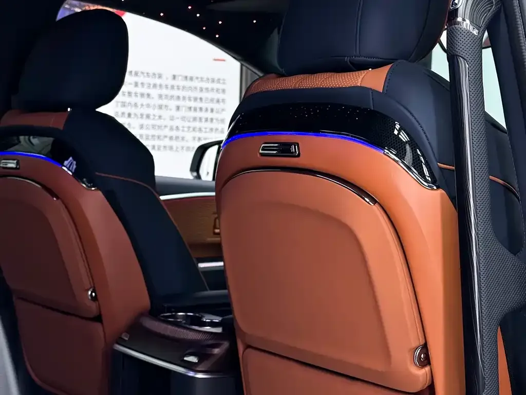 Toyota Granvia — фото 7
