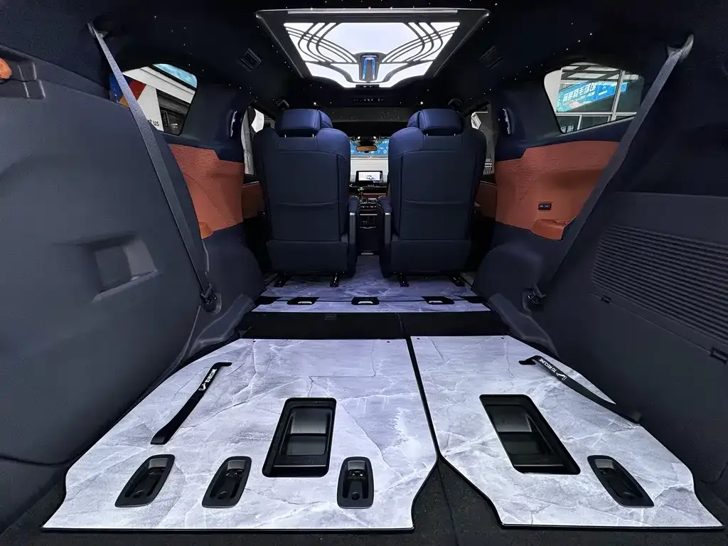 Toyota Granvia — фото 9