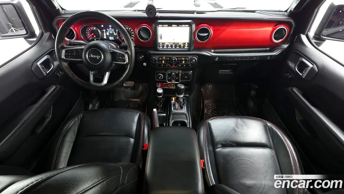 Jeep Wrangler — фото 8