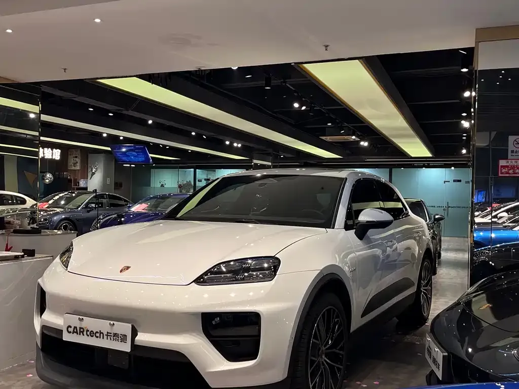 Porsche Macan EV — фото 1