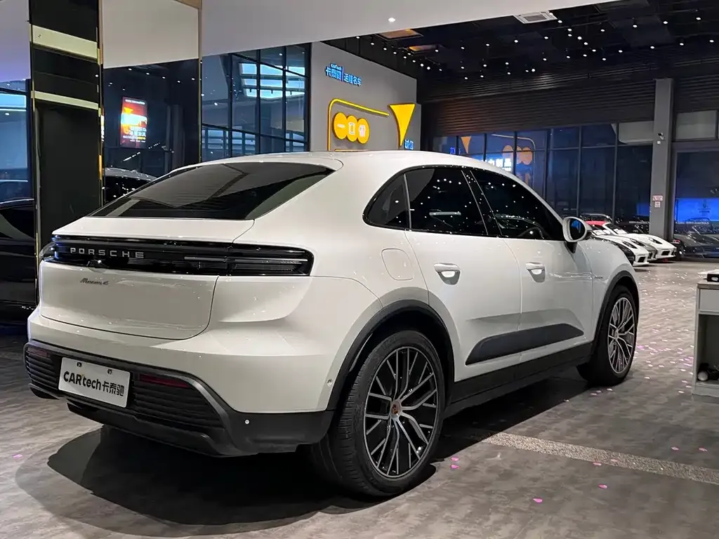 Porsche Macan EV — фото 9