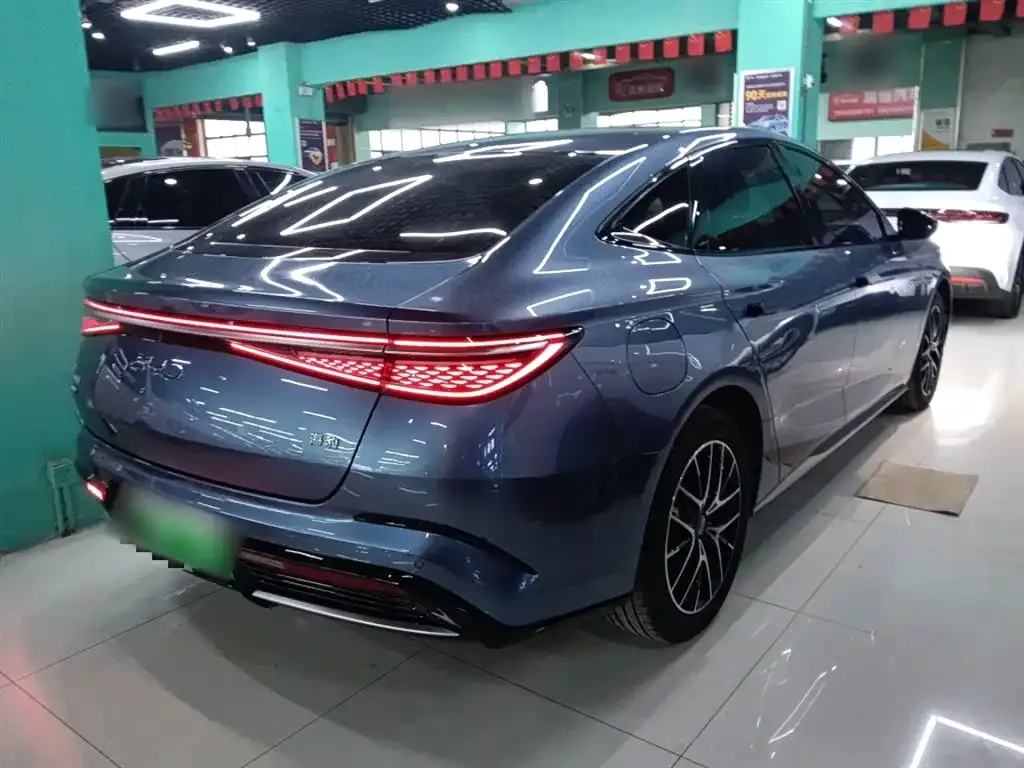 BYD Seal — фото 10