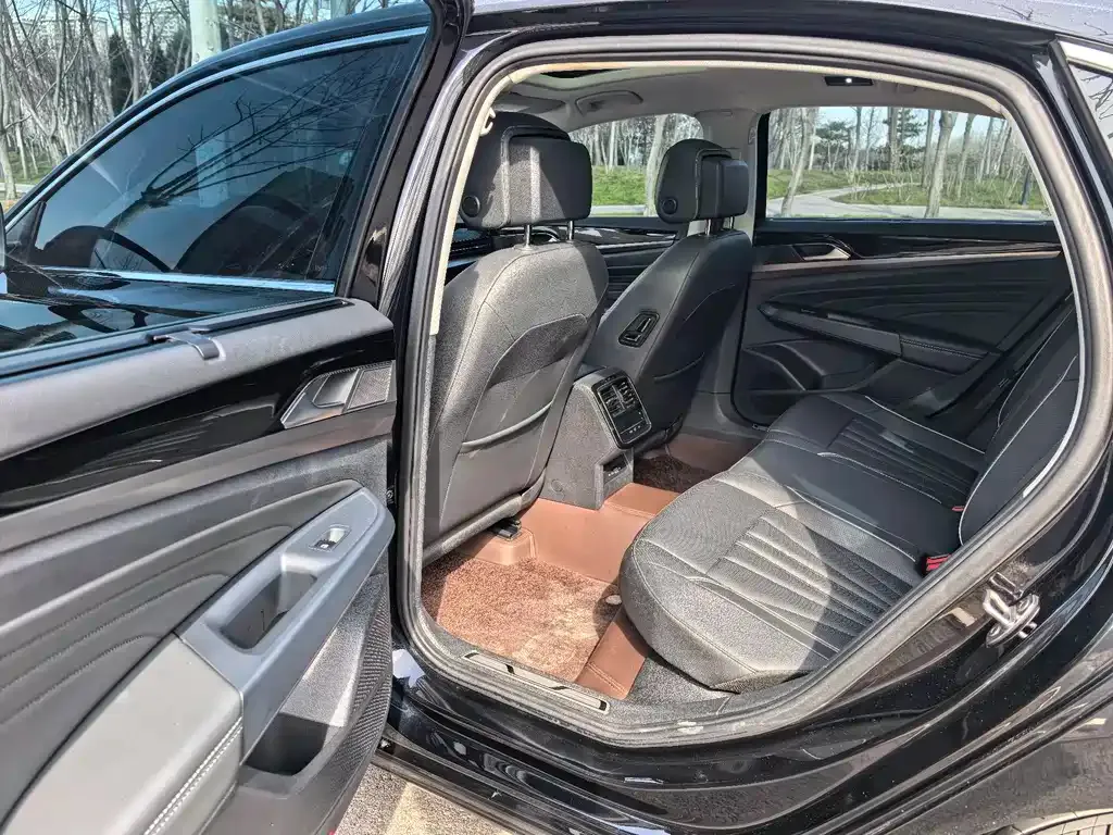 Volkswagen Passat — фото 7