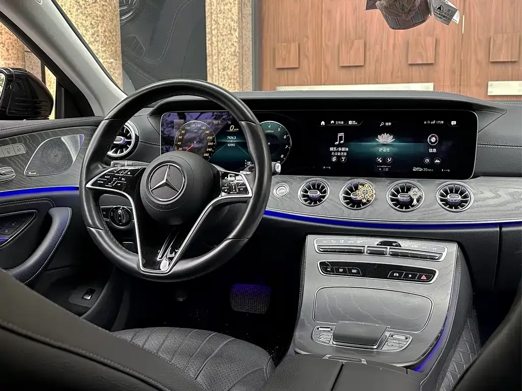Mercedes-Benz CLS — фото 4