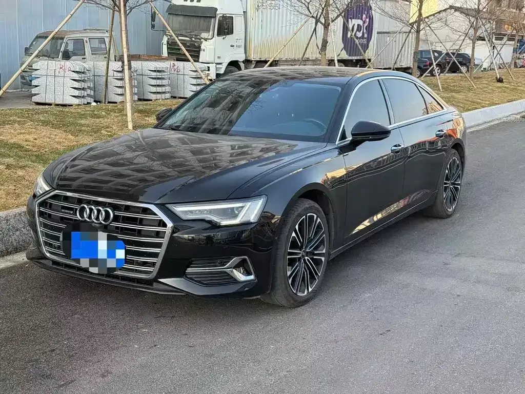 Audi A6L — фото 1