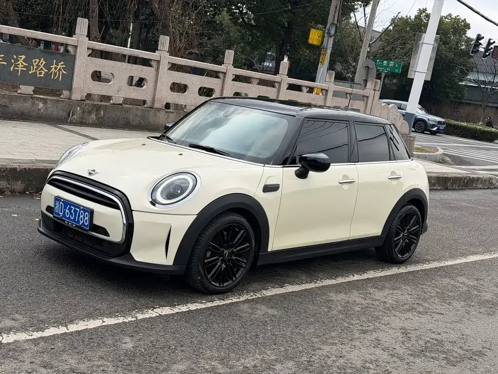 MINI Cooper (3-door) — фото 1