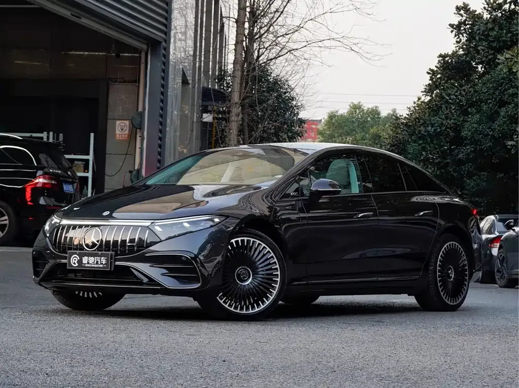 Mercedes-Benz EQS AMG — фото 10