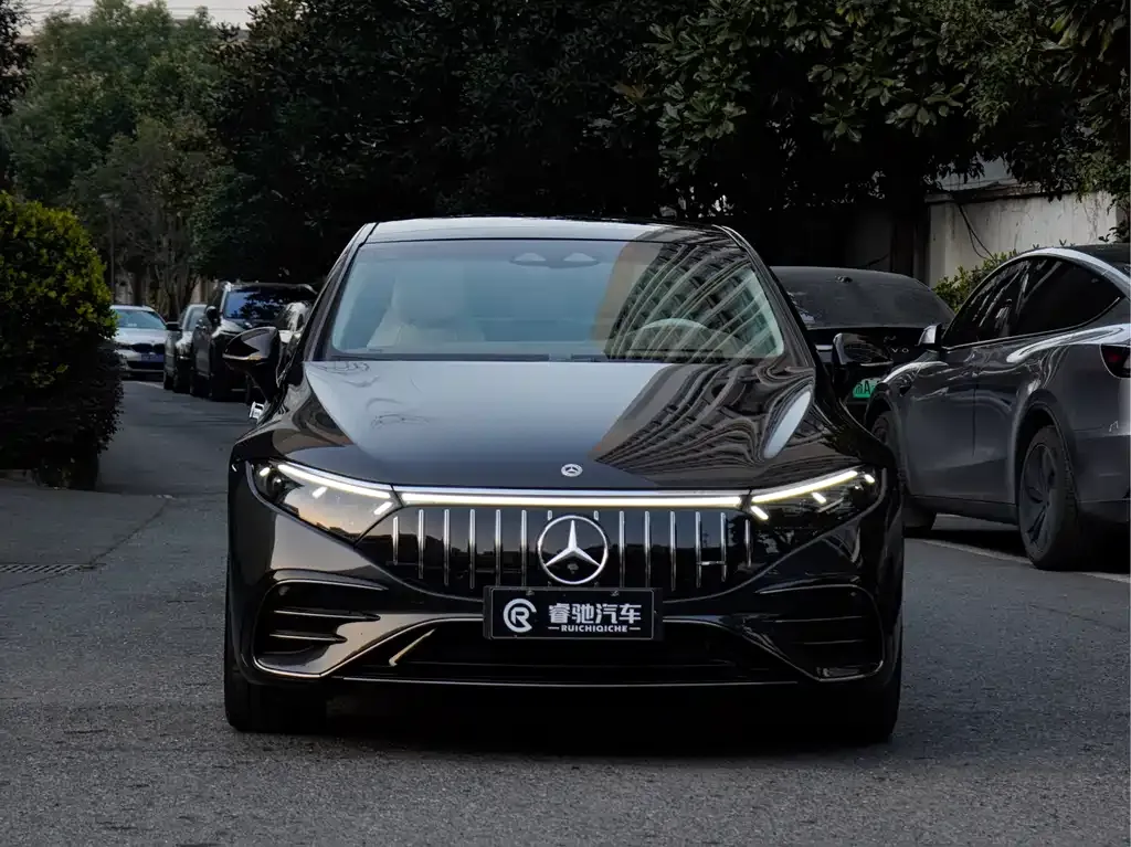 Mercedes-Benz EQS AMG — фото 5
