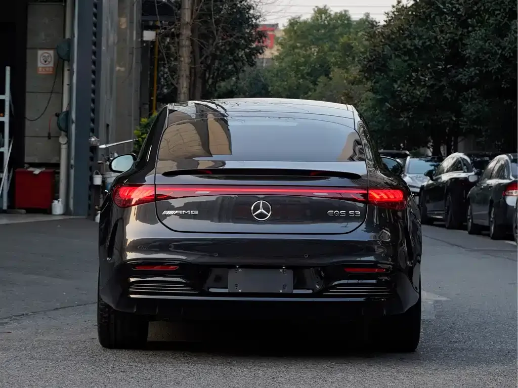 Mercedes-Benz EQS AMG — фото 2