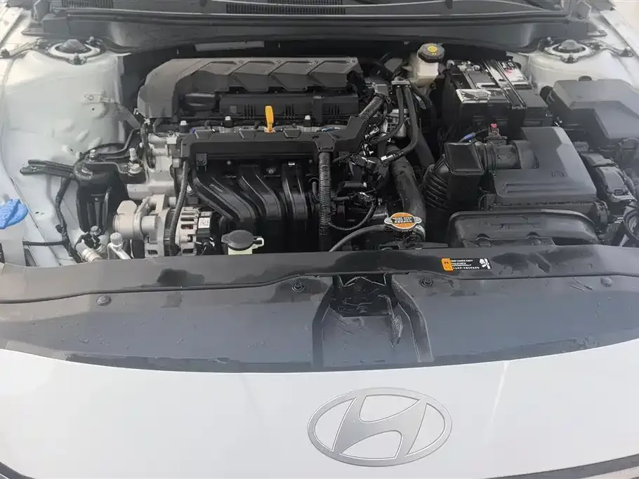 Hyundai Elantra — фото 9