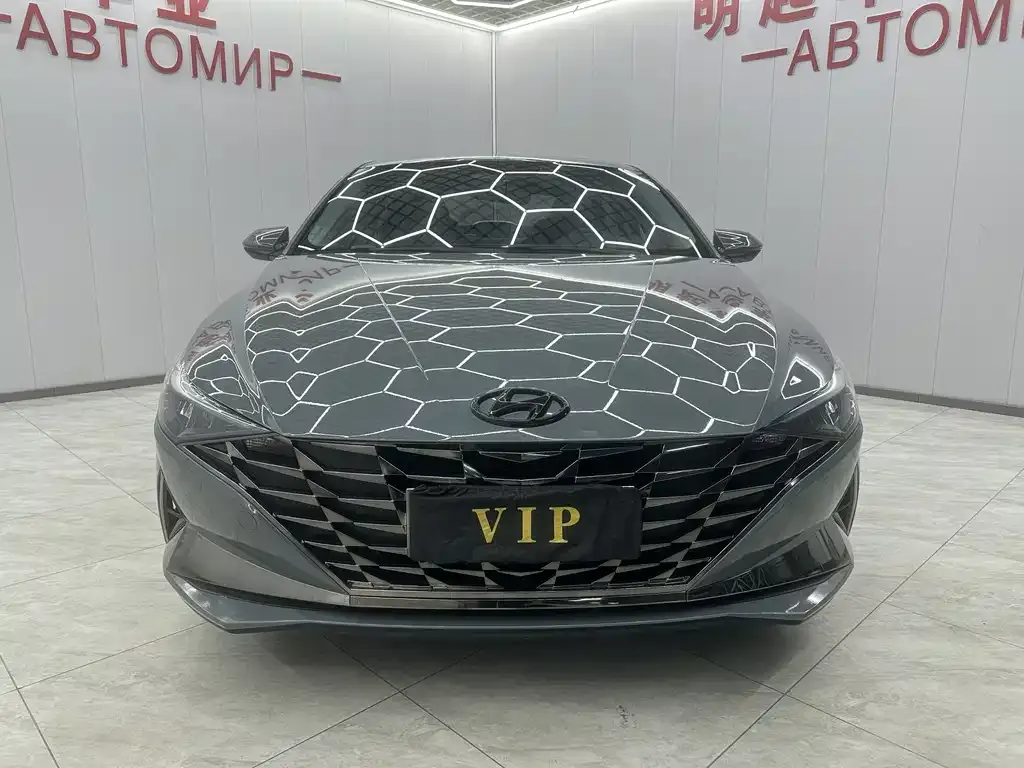 Hyundai Elantra — фото 2