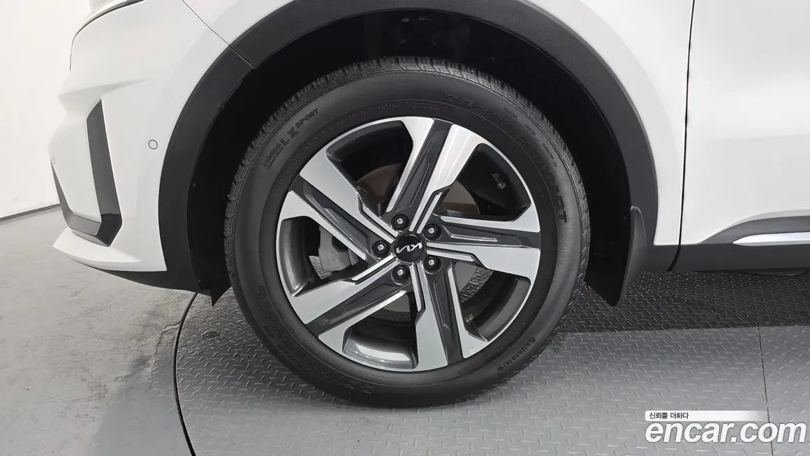 Kia Sorento — фото 10