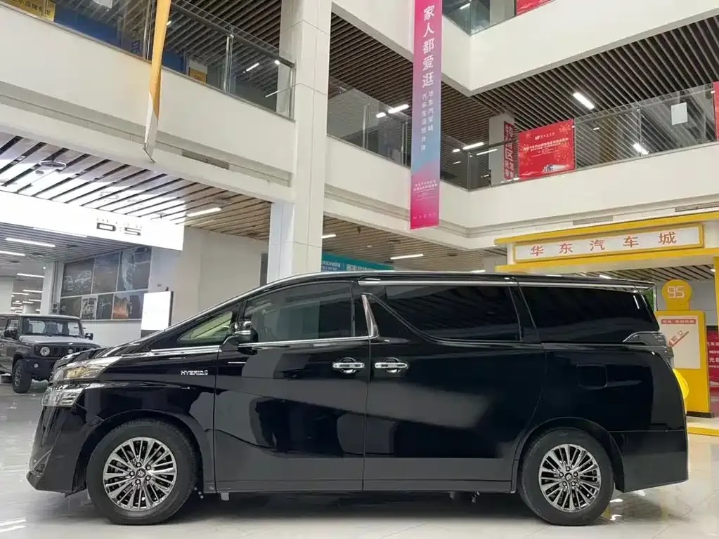 Toyota Vellfire — фото 9
