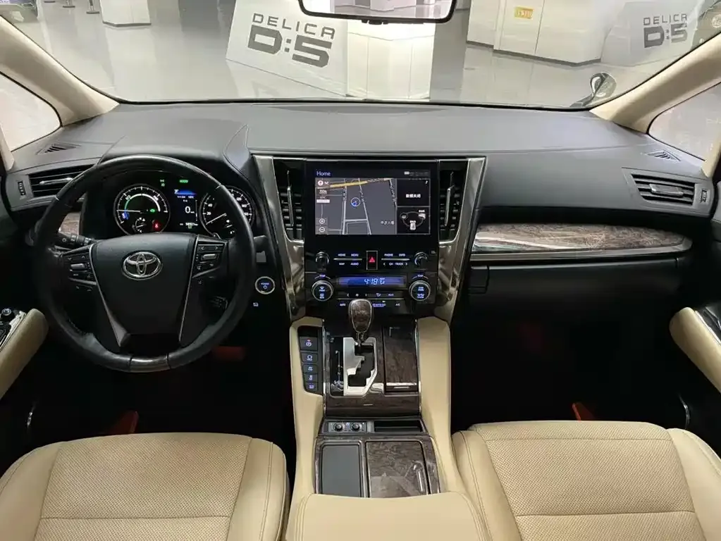 Toyota Vellfire — фото 8
