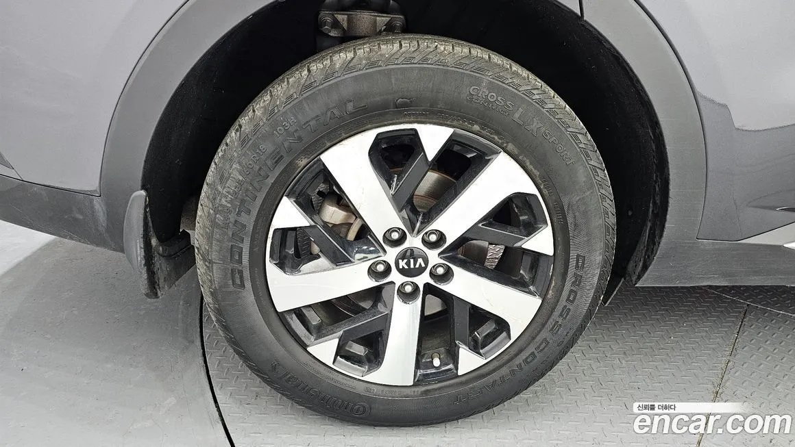 Kia Sorento — фото 7