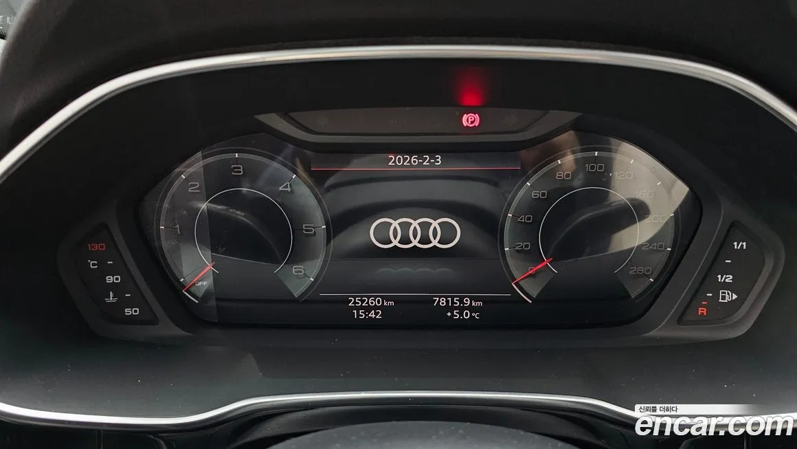 Audi Q3 — фото 10