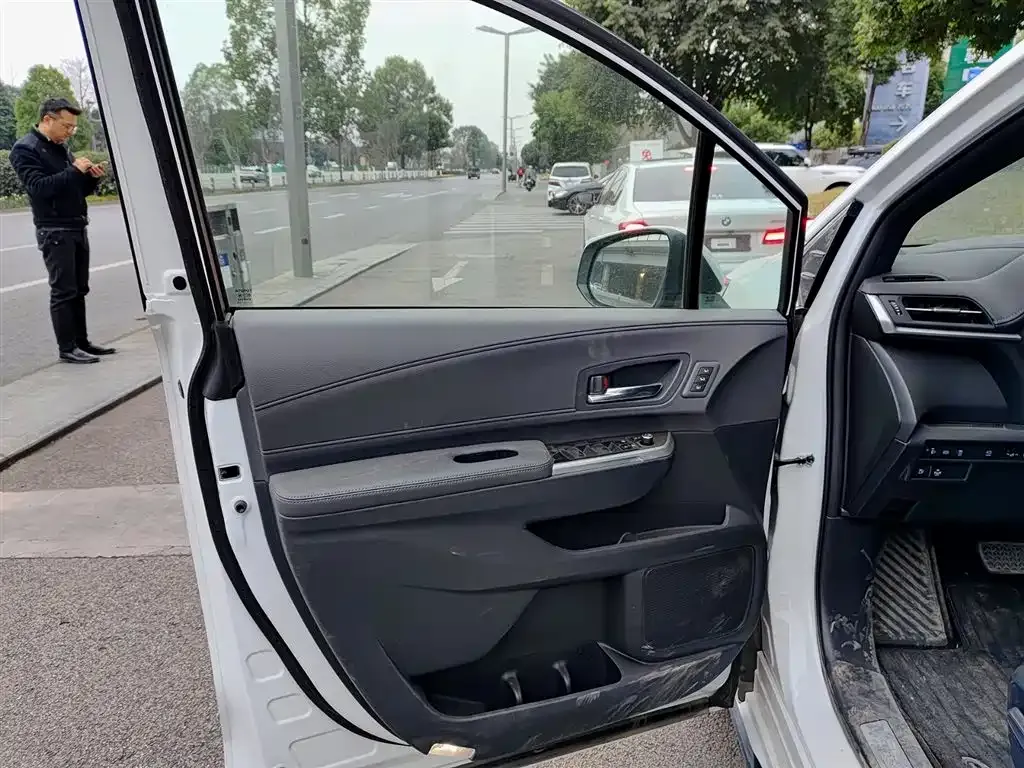 Toyota Granvia — фото 6