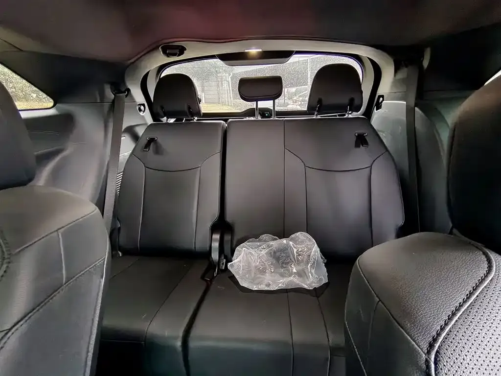 Toyota Granvia — фото 4