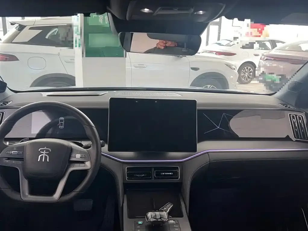 BYD L DM-i — фото 3
