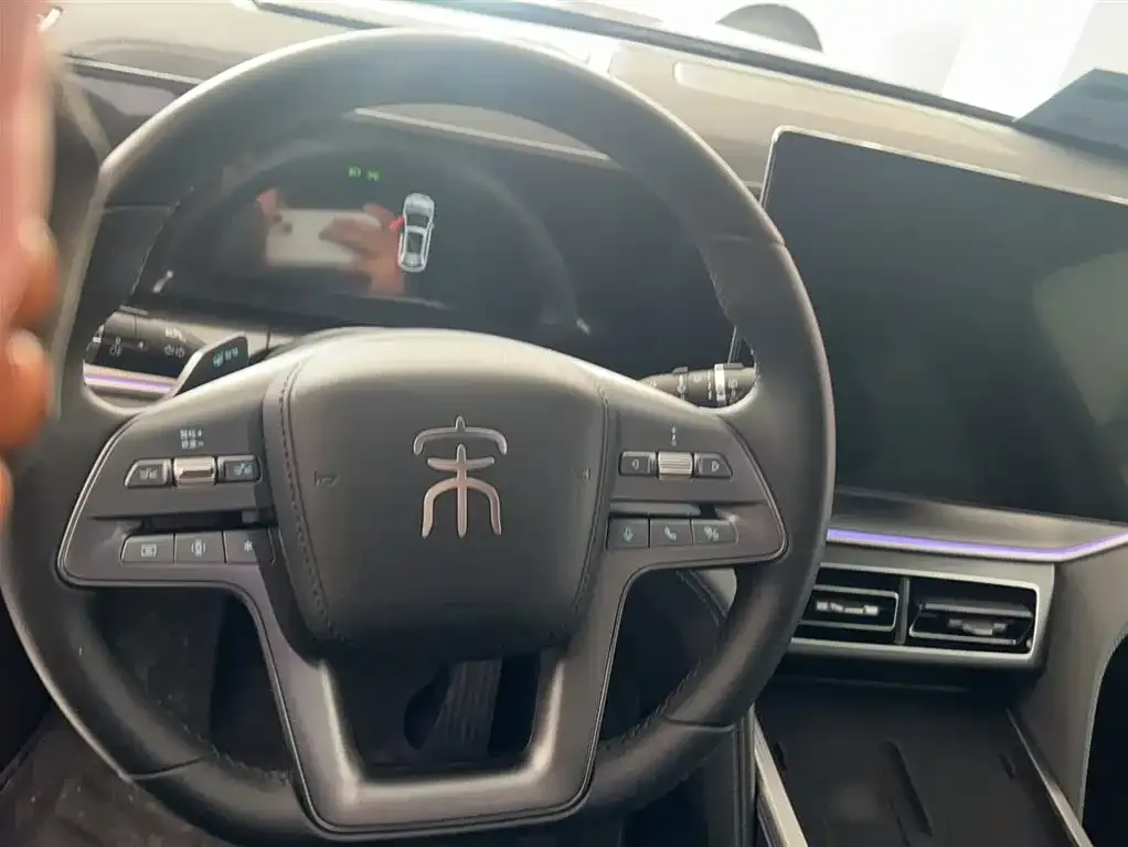 BYD L DM-i — фото 2