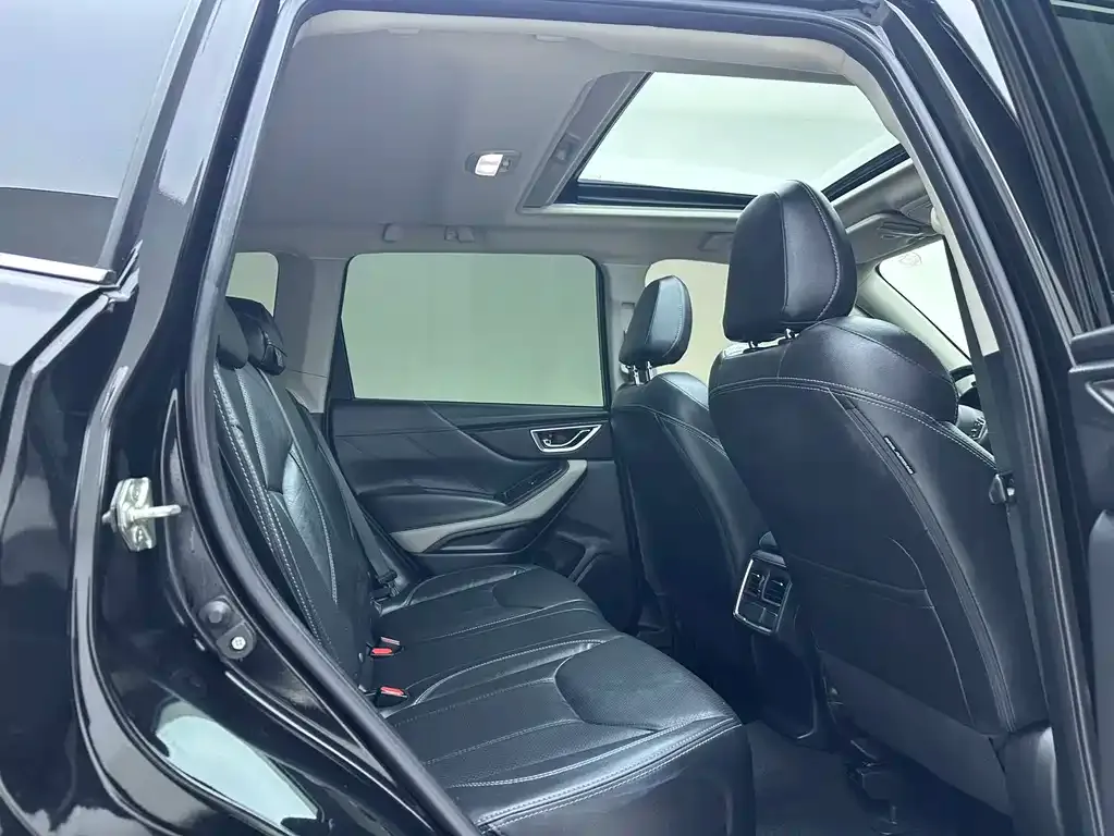 Subaru Forester — фото 6