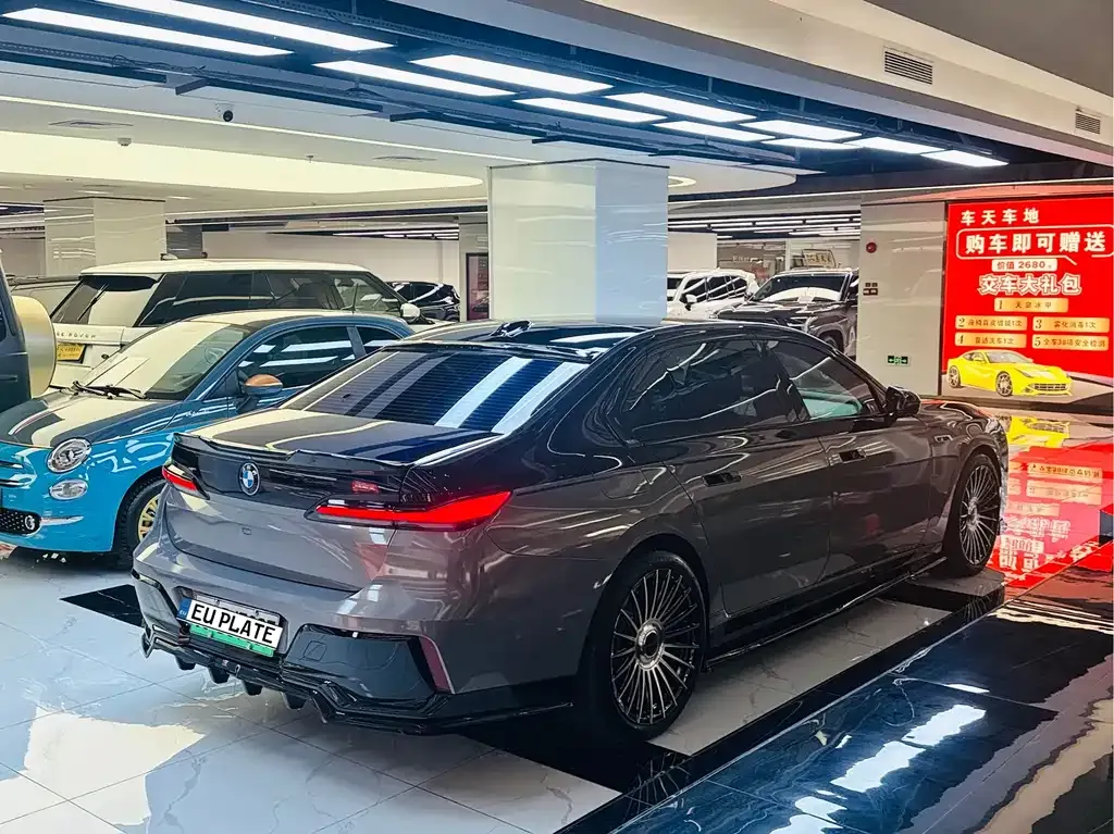 BMW i7 — фото 8