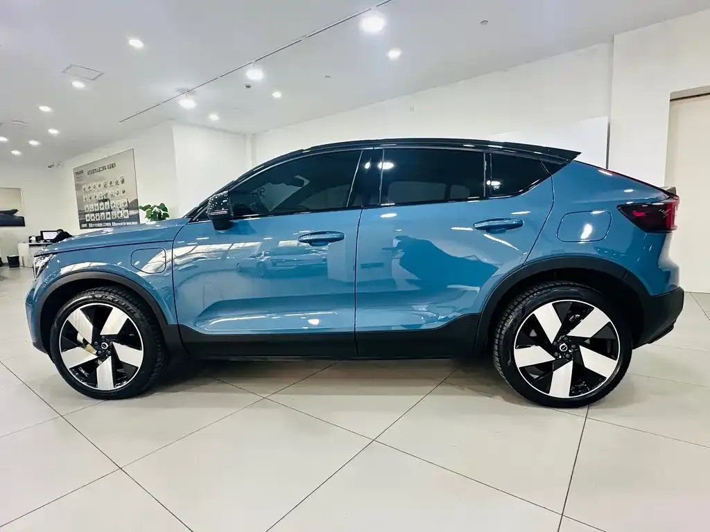 Volvo C40 — фото 7