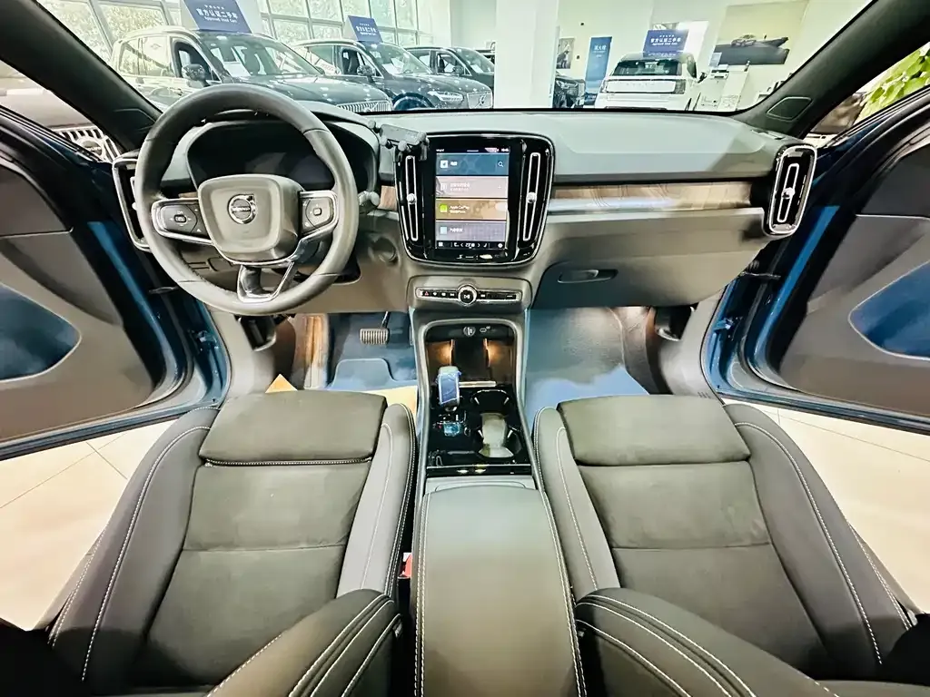 Volvo C40 — фото 10