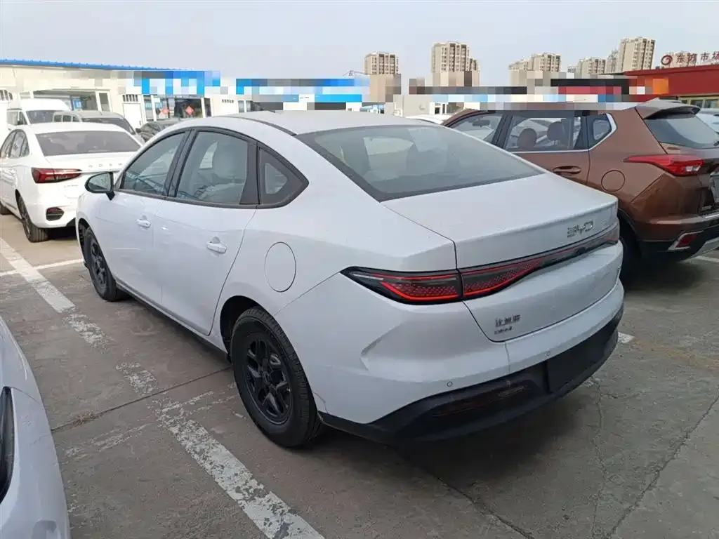 BYD Seal 05 DM-i — фото 4